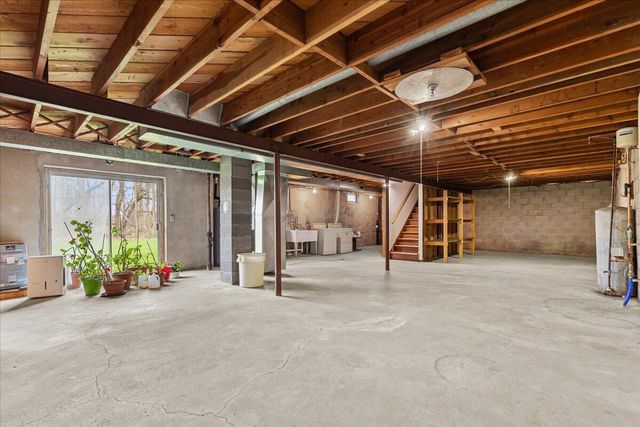 20000 Glenoaks DRIVE, Brookfield, WI 53045
