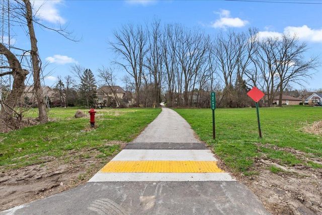 20000 Glenoaks DRIVE, Brookfield, WI 53045