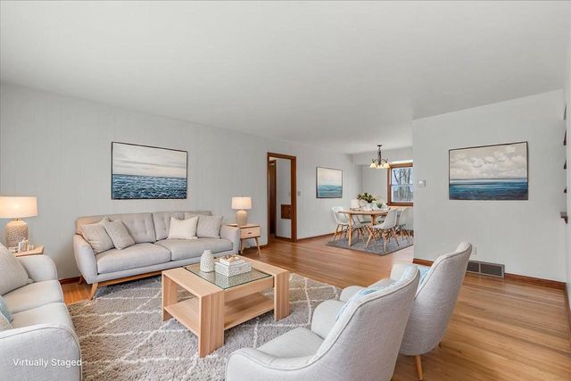 20000 Glenoaks DRIVE, Brookfield, WI 53045