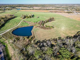 20407 Tonganoxie Road, Tonganoxie, KS 66086