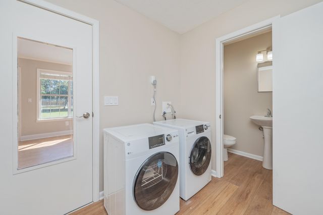 2928 Barton Road, Crestview, FL 32539