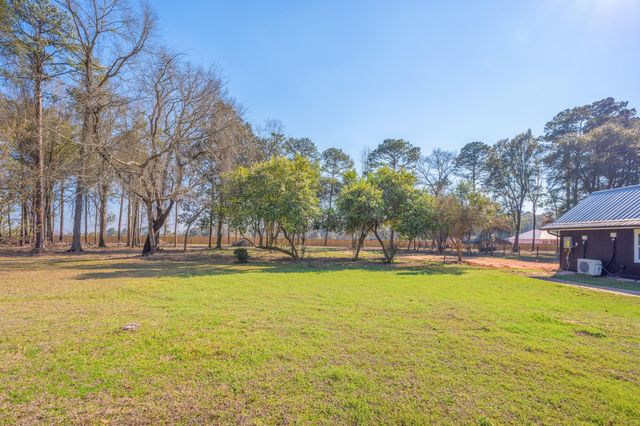 2928 Barton Road, Crestview, FL 32539