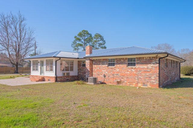 2928 Barton Road, Crestview, FL 32539