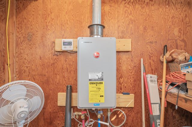 2928 Barton Road, Crestview, FL 32539