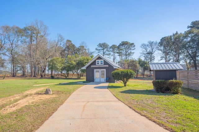 2928 Barton Road, Crestview, FL 32539