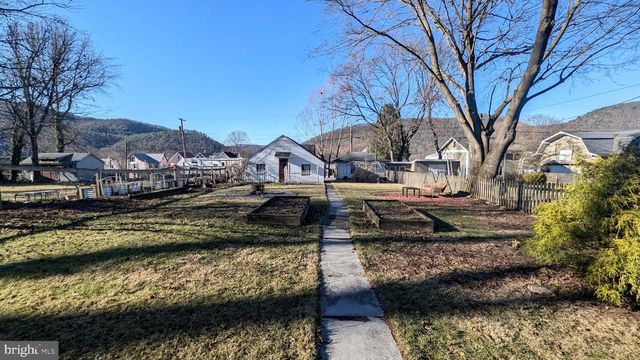 355 E CURTIN ST, Bellefonte, PA 16823