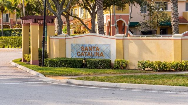 406 W SANTA CATALINA Circle 406, North Lauderdale, FL 33068
