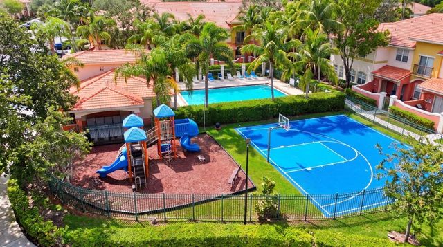 406 W SANTA CATALINA Circle 406, North Lauderdale, FL 33068