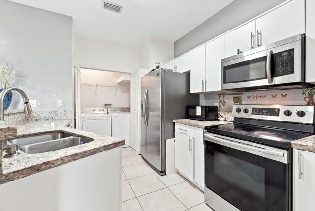 406 W SANTA CATALINA Circle 406, North Lauderdale, FL 33068