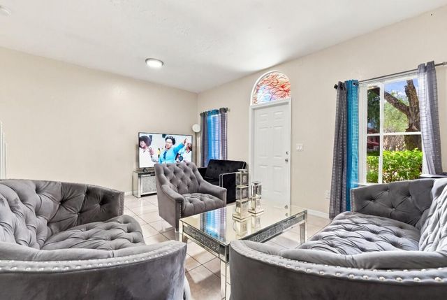 406 W SANTA CATALINA Circle 406, North Lauderdale, FL 33068