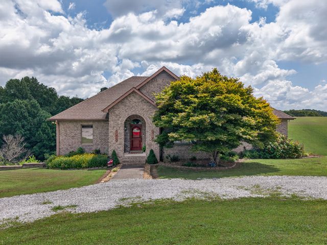 663 Lake Haven Dr, Tullahoma, TN 37388