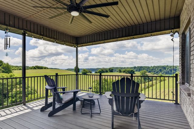 663 Lake Haven Dr, Tullahoma, TN 37388