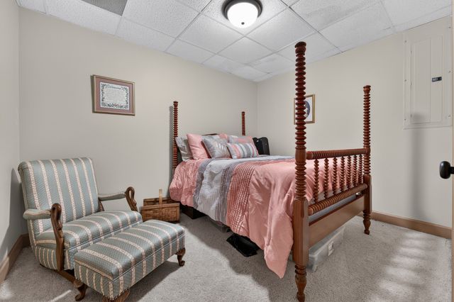 663 Lake Haven Dr, Tullahoma, TN 37388