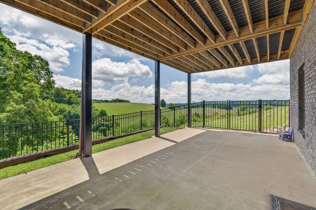 663 Lake Haven Dr, Tullahoma, TN 37388