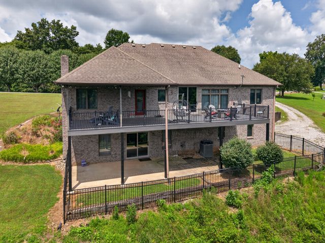 663 Lake Haven Dr, Tullahoma, TN 37388