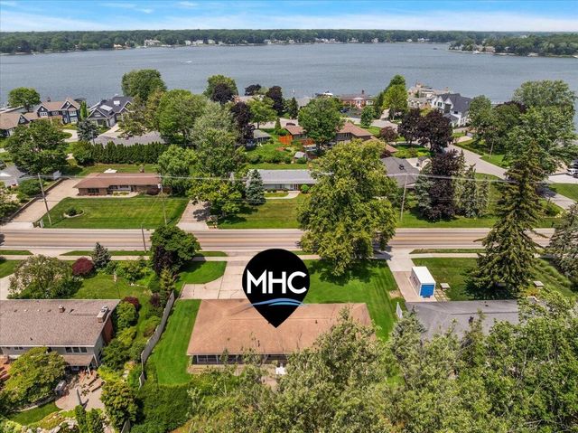 838 S Shore Drive, Holland, MI 49423