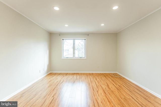 23 EXETER, Princeton, NJ 08540