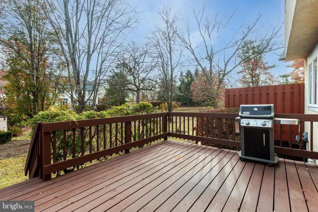 23 EXETER, Princeton, NJ 08540
