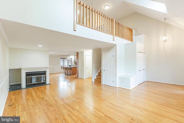 23 EXETER, Princeton, NJ 08540