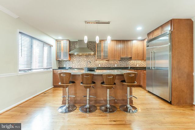 23 EXETER, Princeton, NJ 08540