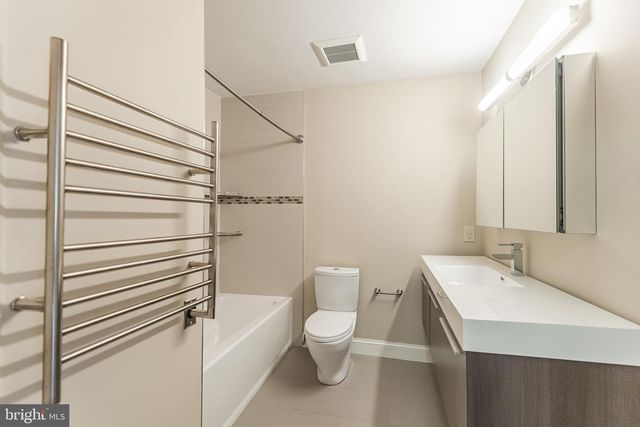 23 EXETER, Princeton, NJ 08540