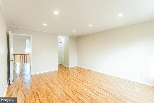 23 EXETER, Princeton, NJ 08540