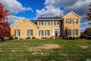 4005 FOREST Road, Davenport, IA 52807