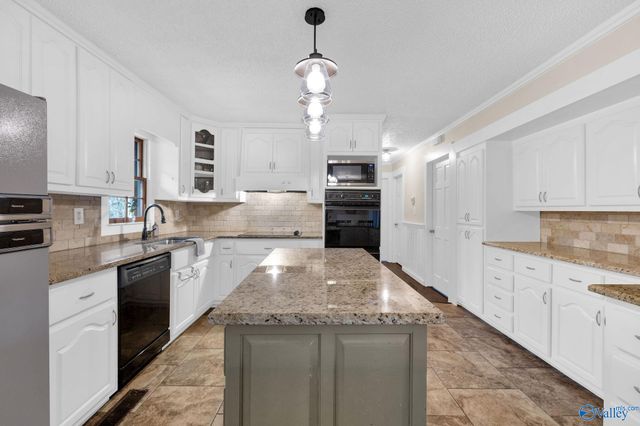 1209 Griffin Road, Hartselle, AL 35640