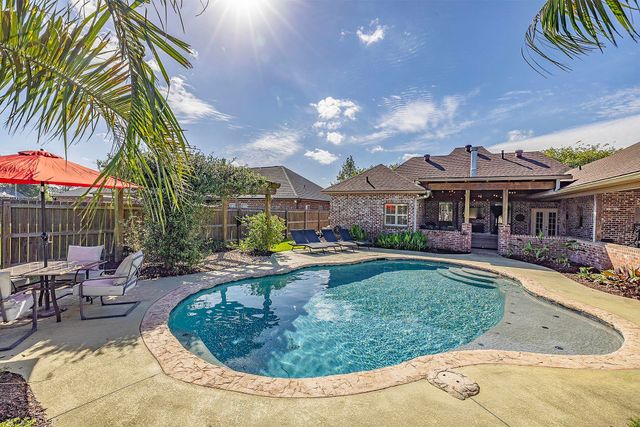 3402 Briarwood Dr, Houma, LA 70360