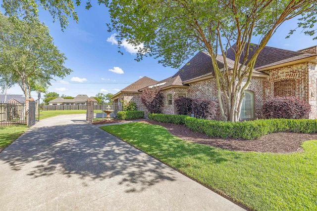 3402 Briarwood Dr, Houma, LA 70360