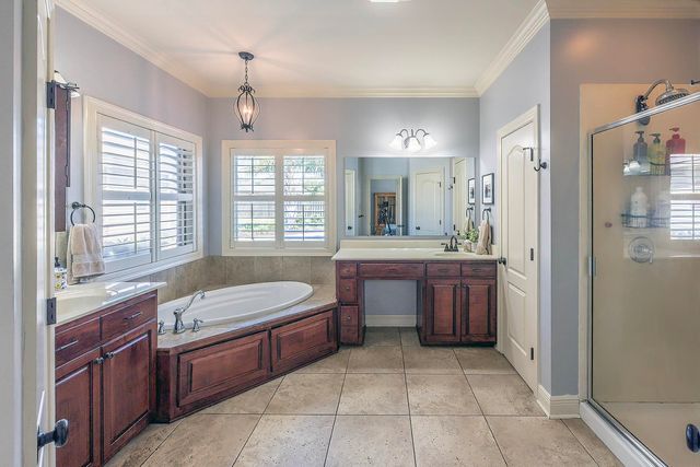 3402 Briarwood Dr, Houma, LA 70360