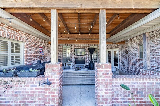 3402 Briarwood Dr, Houma, LA 70360