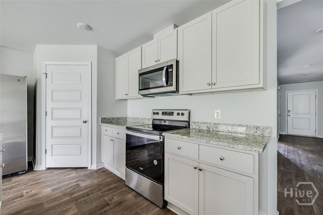 445 Coconut Drive, Bloomingdale, GA 31302