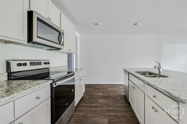 445 Coconut Drive, Bloomingdale, GA 31302