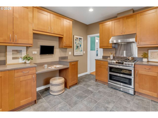 9747 N SMITH St, Portland, OR 97203