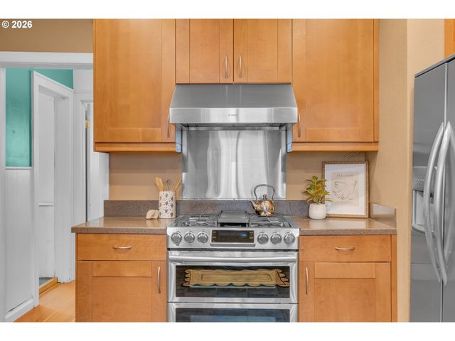 9747 N SMITH St, Portland, OR 97203