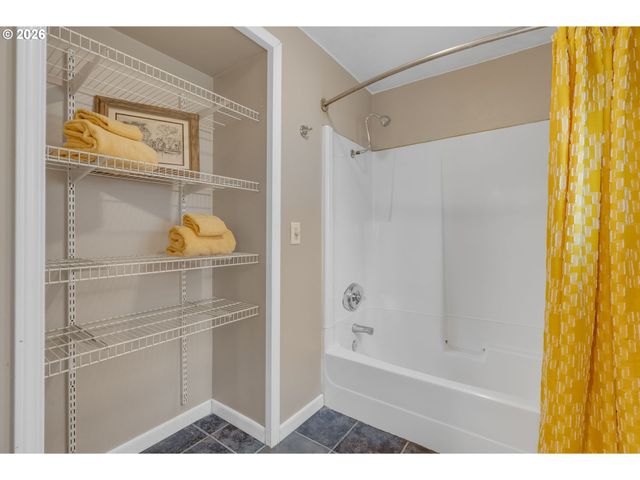 9747 N SMITH St, Portland, OR 97203