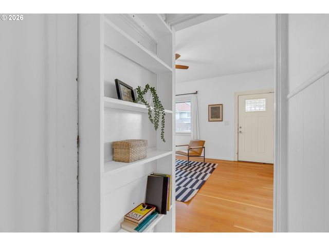 9747 N SMITH St, Portland, OR 97203