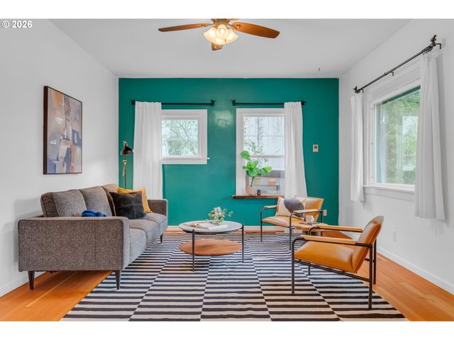 9747 N SMITH St, Portland, OR 97203