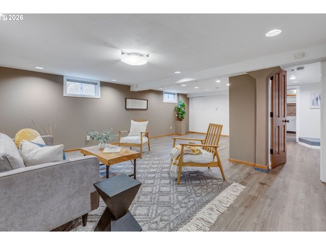 9747 N SMITH St, Portland, OR 97203