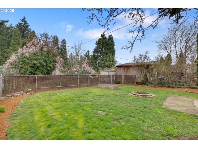 9747 N SMITH St, Portland, OR 97203