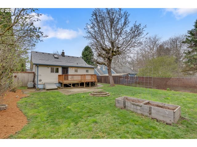 9747 N SMITH St, Portland, OR 97203