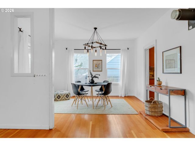 9747 N SMITH St, Portland, OR 97203