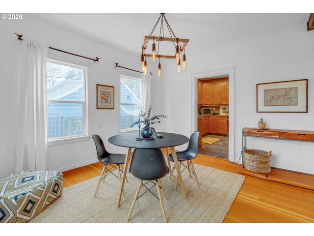 9747 N SMITH St, Portland, OR 97203