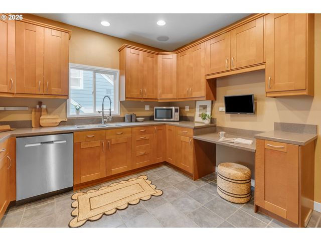 9747 N SMITH St, Portland, OR 97203