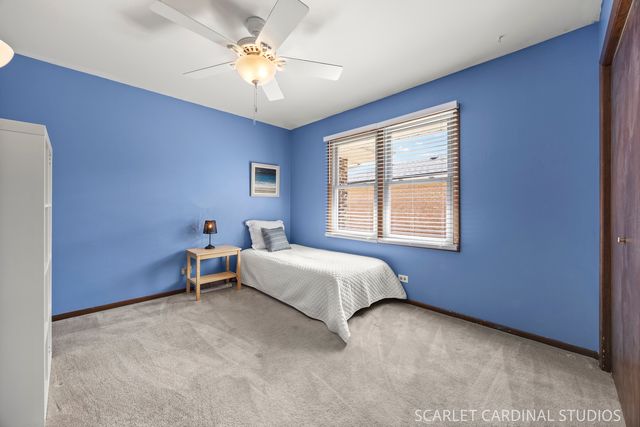 970 Dearborn Circle, Carol Stream, IL 60188