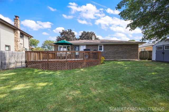 970 Dearborn Circle, Carol Stream, IL 60188