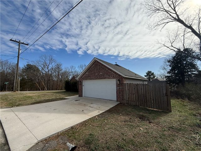 28 Kincardine Drive, Bella Vista, AR 72715