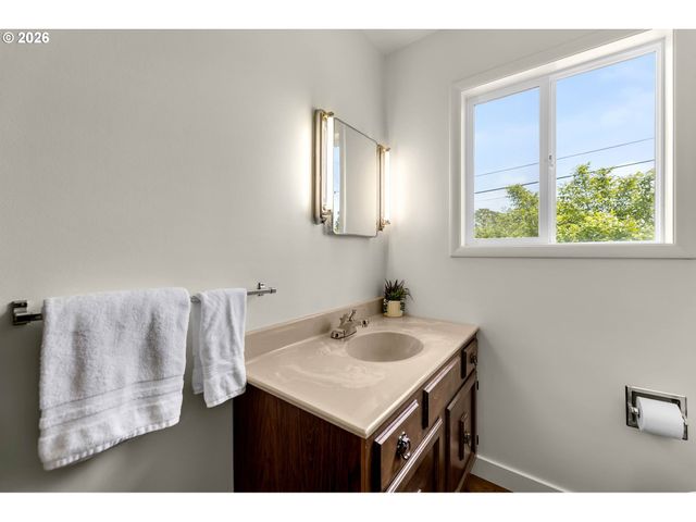 107 Ne 88TH Ave, Vancouver, WA 98664