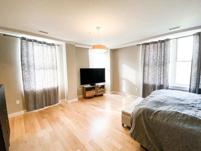 323 Boylston 201, Brookline, MA 02445